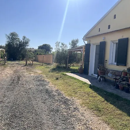 La Casetta Di Ross Lägenhet Vada