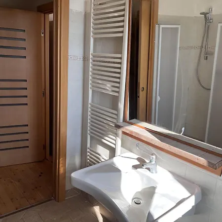 Lägenhet La Casetta Di Ross